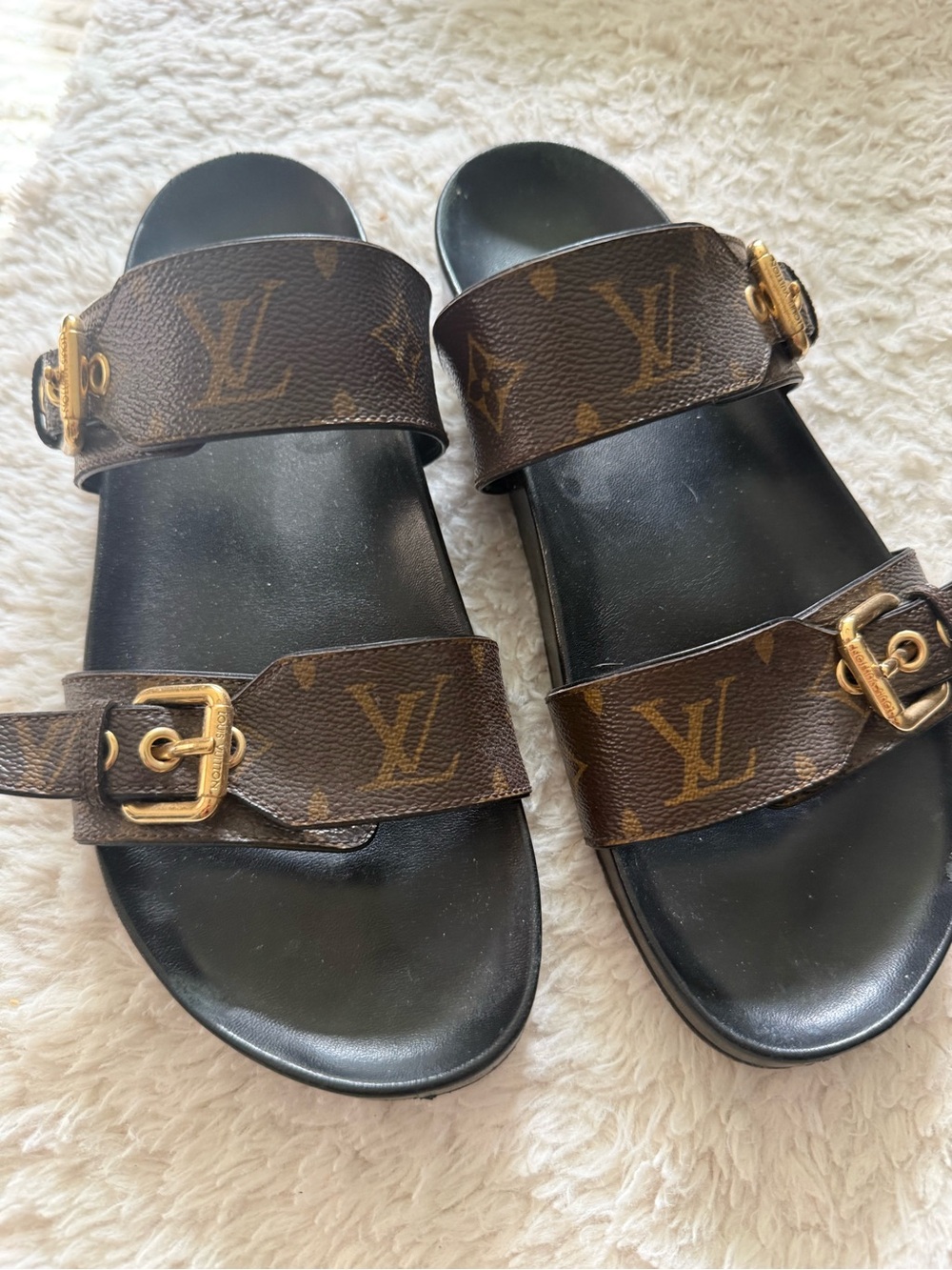 Louis Vuitton Dia Sandals - Picture 2 of 4